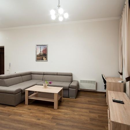 Wonderful Flat On City Center Ужгород Екстериор снимка