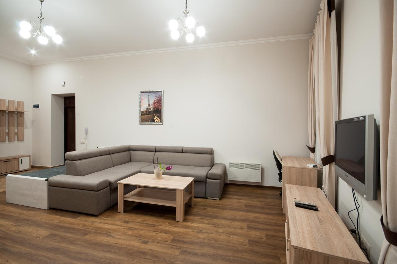 Wonderful Flat On City Center Ужгород Екстериор снимка